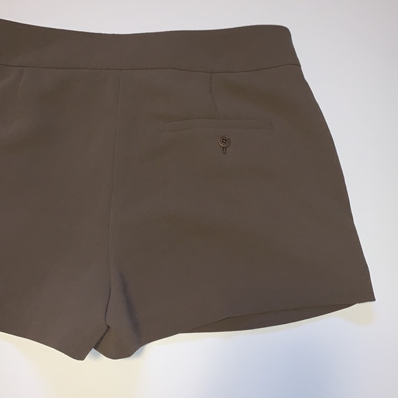 Aritzia Wilfred Dressy Structured Shorts - Women’s Size 2 - Picture 7 of 9